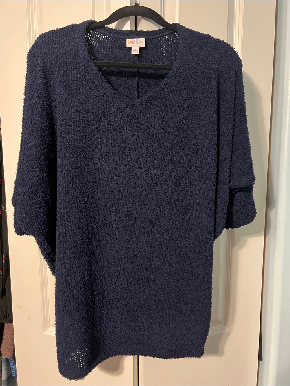 LuLaRoe 3/4 sleeve sweater. M